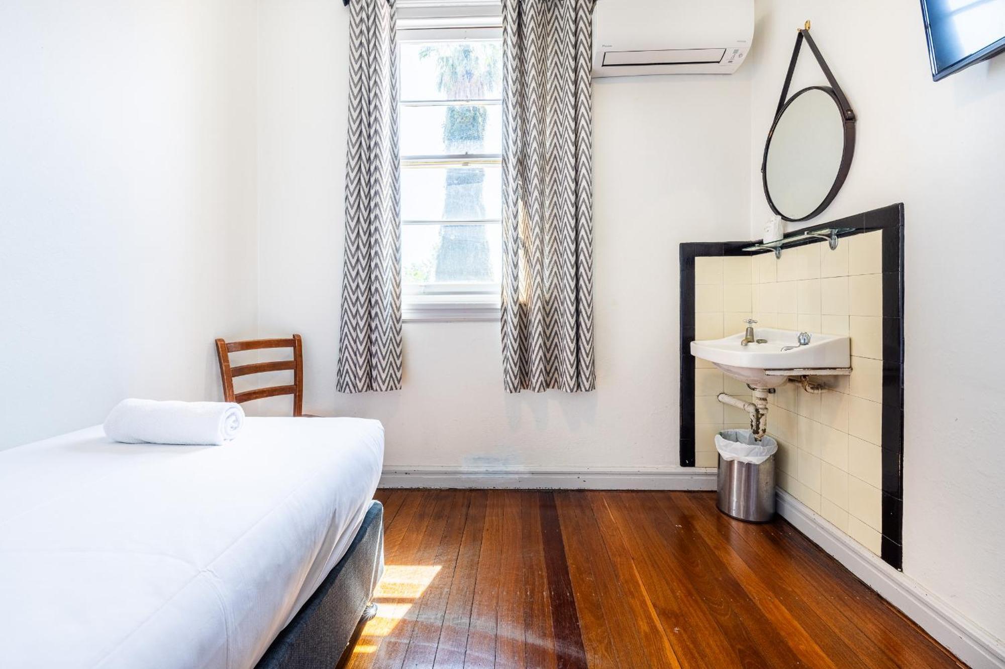 The Tamworth Hotel Luaran gambar